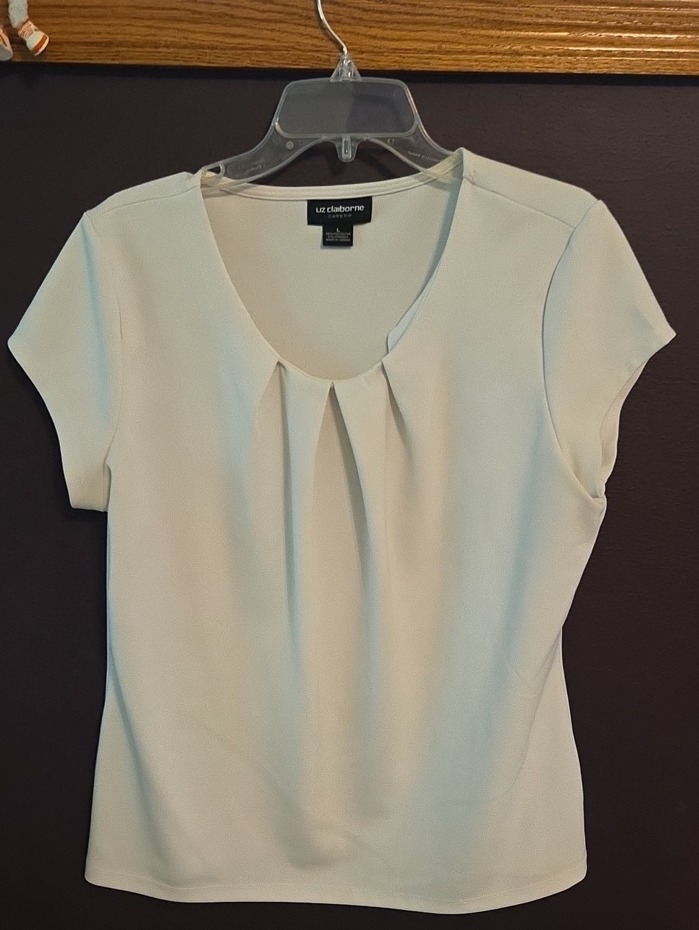Liz Claiborne Cream Scoop-Neck Pleated Short-Sleeve Top